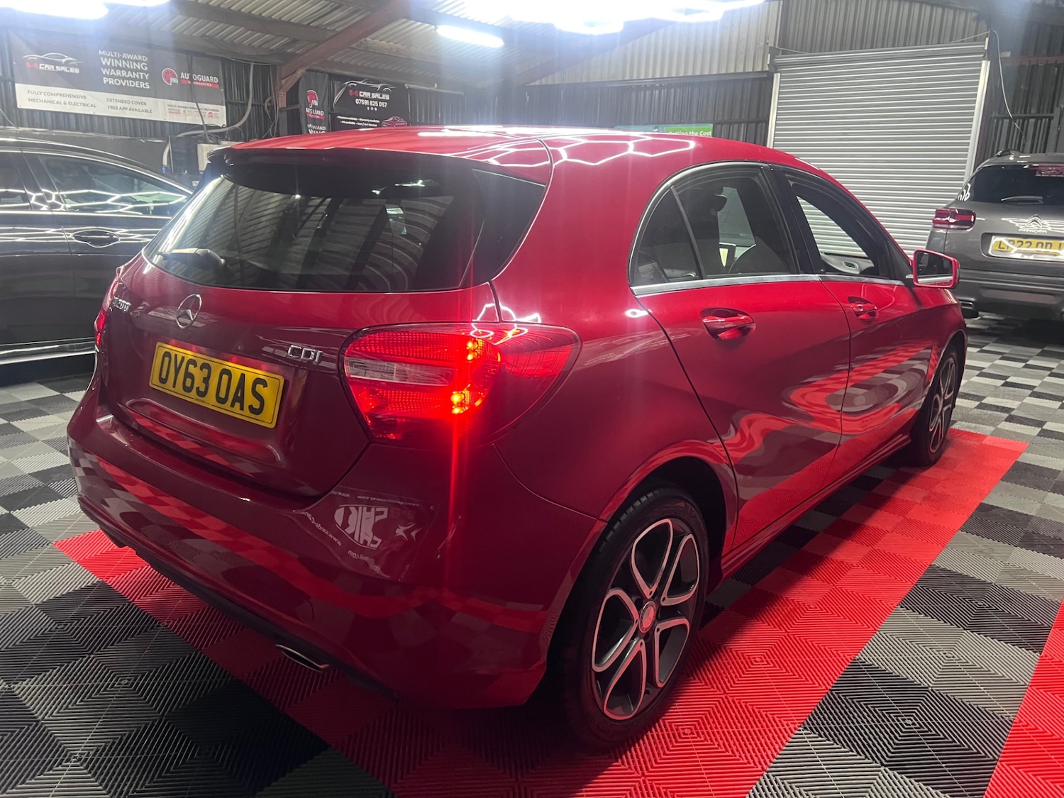 Used Mercedes-Benz A-Class 2013 for sale - 76016988: Photo 2