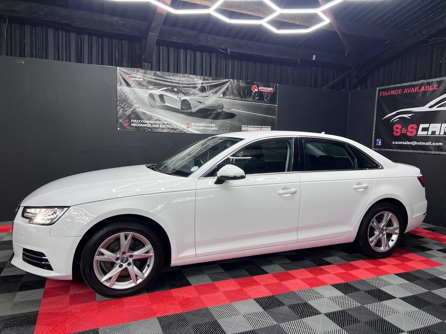 Used Audi A4 2015 for sale - 77136607: Photo 4
