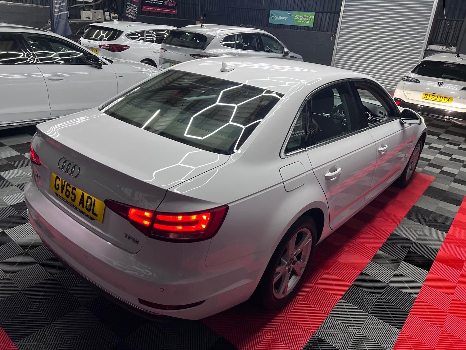 Used Audi A4 2015 for sale - 77136607: Photo 9