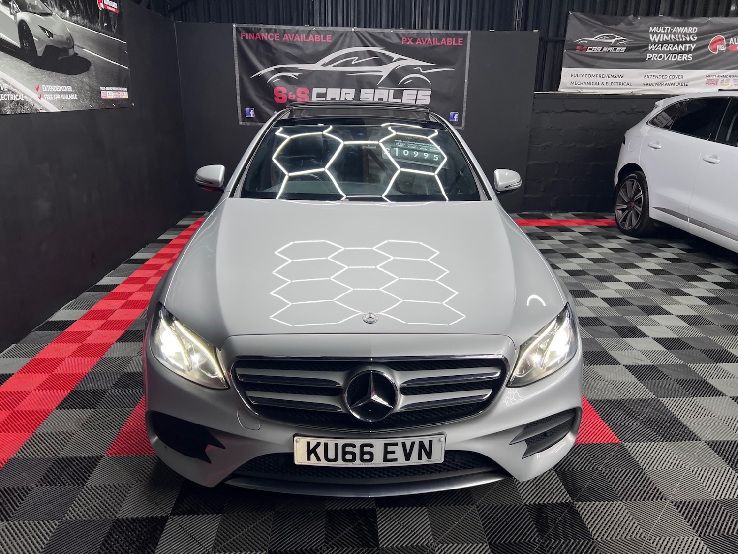 Used Mercedes-Benz E Class 2016 for sale - 77012309: Photo 11