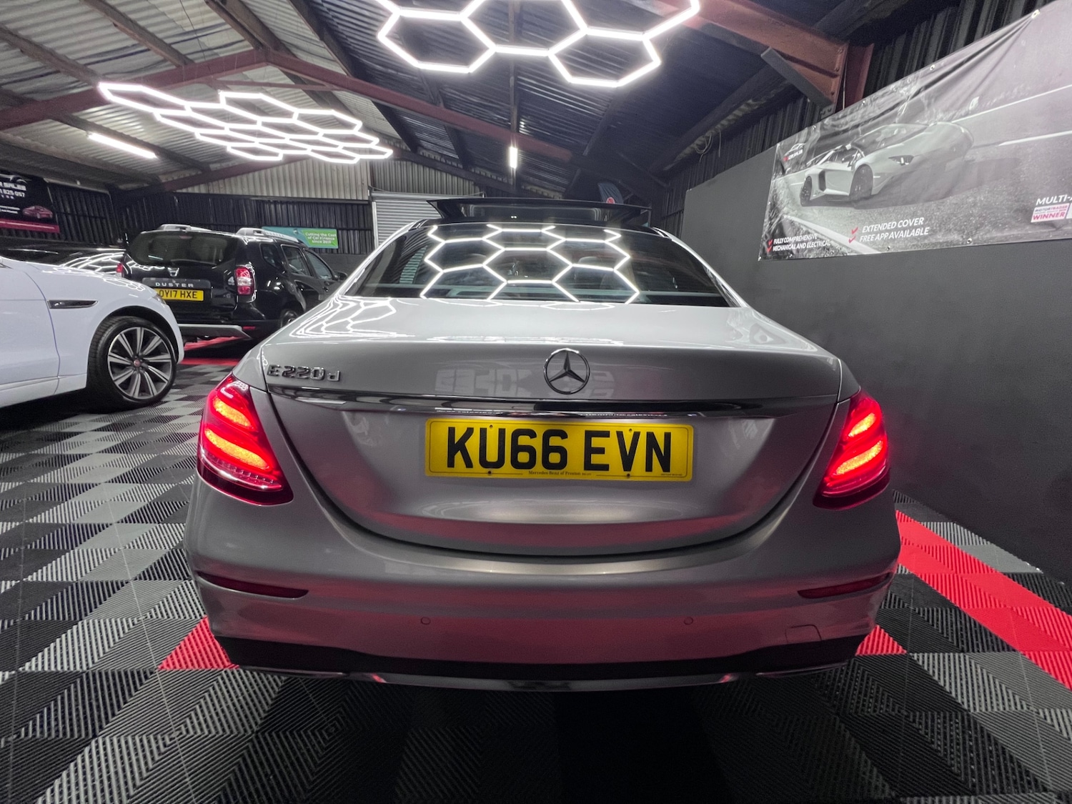 Used Mercedes-Benz E Class 2016 for sale - 77012309: Photo 2