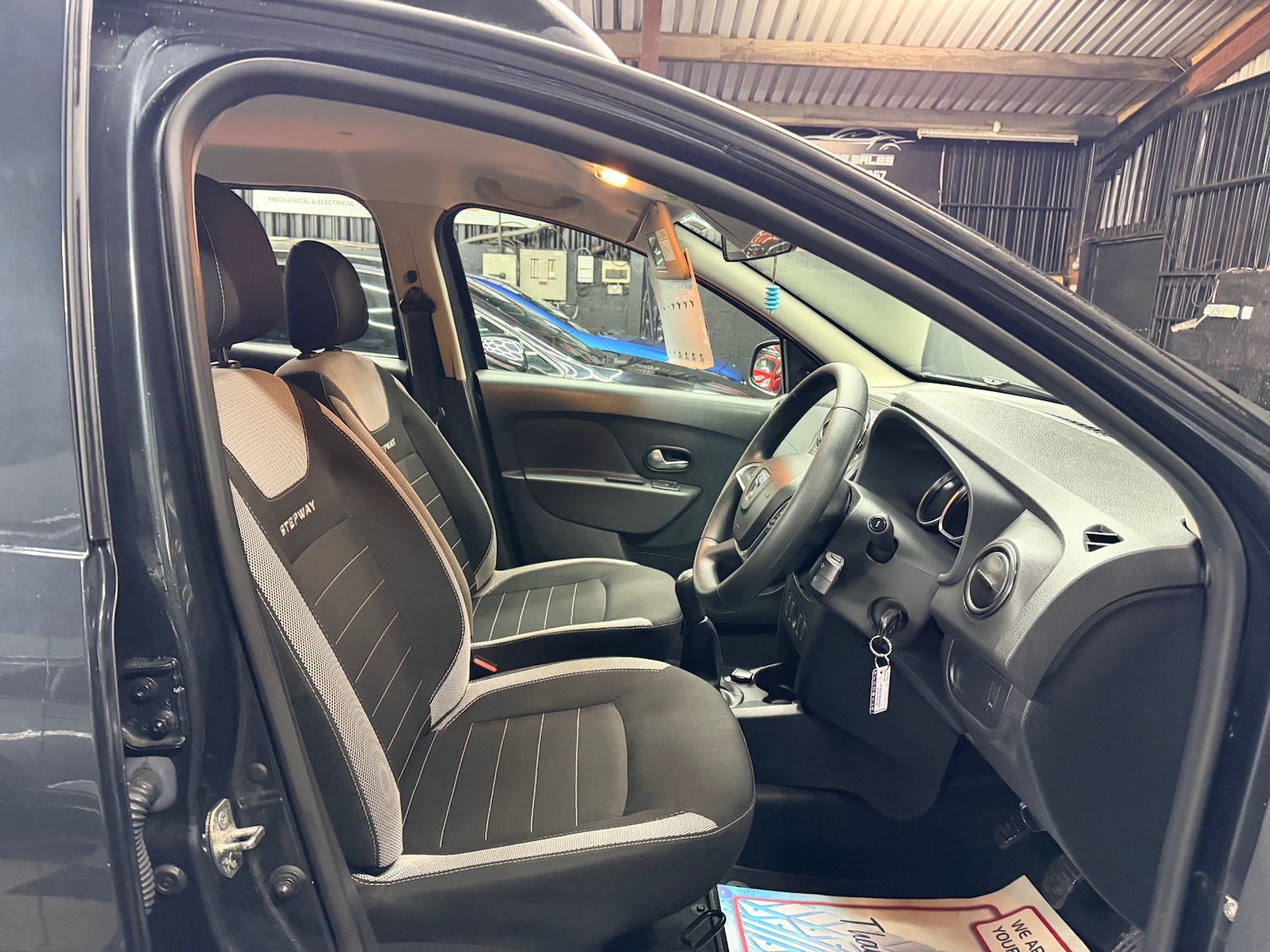 Used Dacia Sandero Stepway 2018 for sale - 77167671: Photo 17