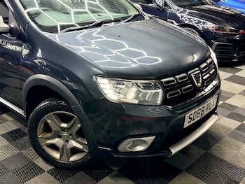 Used Dacia Sandero Stepway 2018 for sale - 77167671: Photo