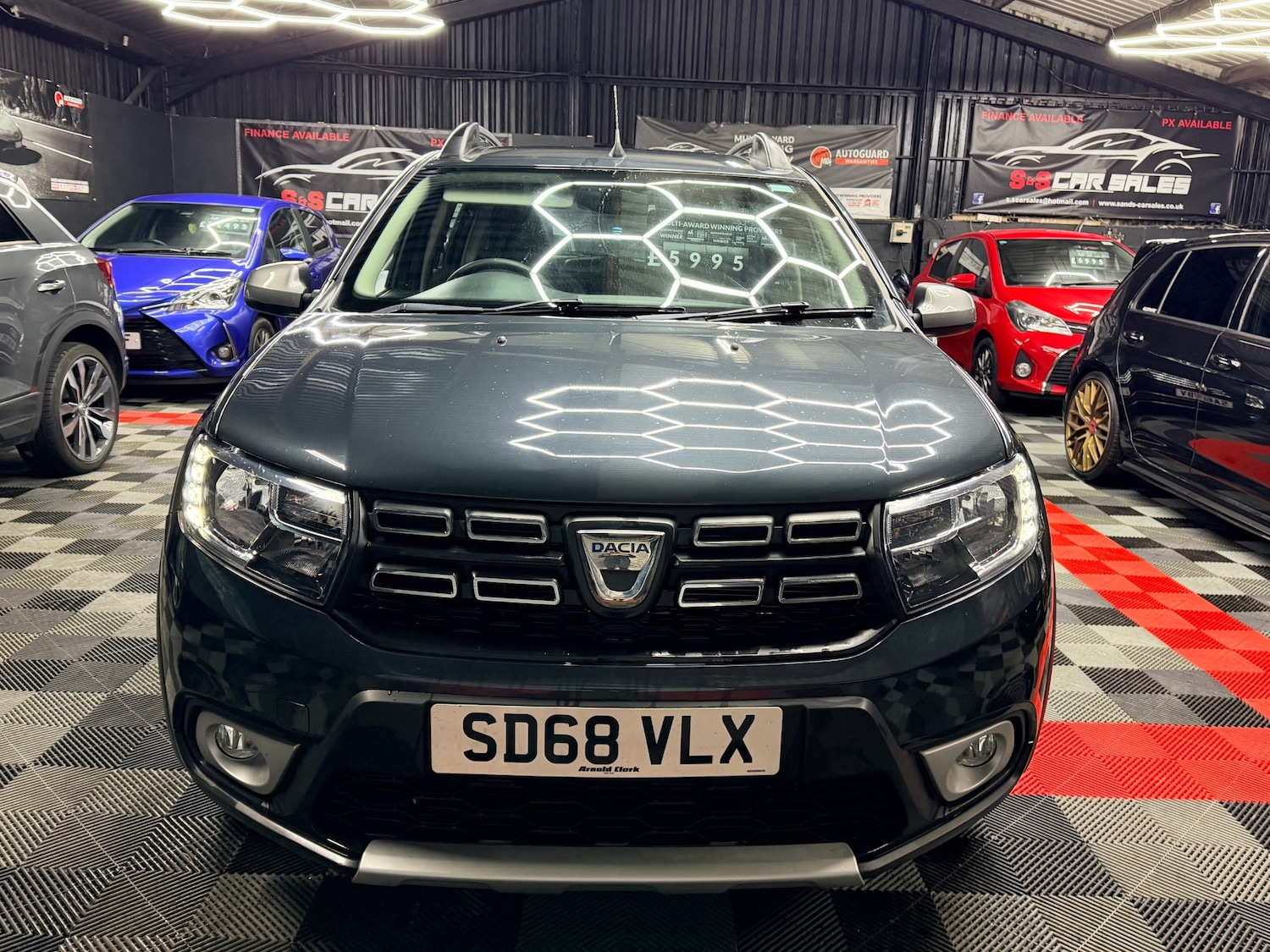 Used Dacia Sandero Stepway 2018 for sale - 77167671: Photo 3