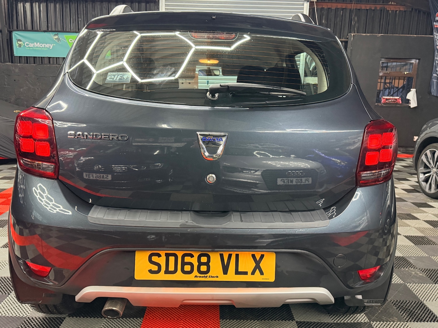 Used Dacia Sandero Stepway 2018 for sale - 77167671: Photo 9