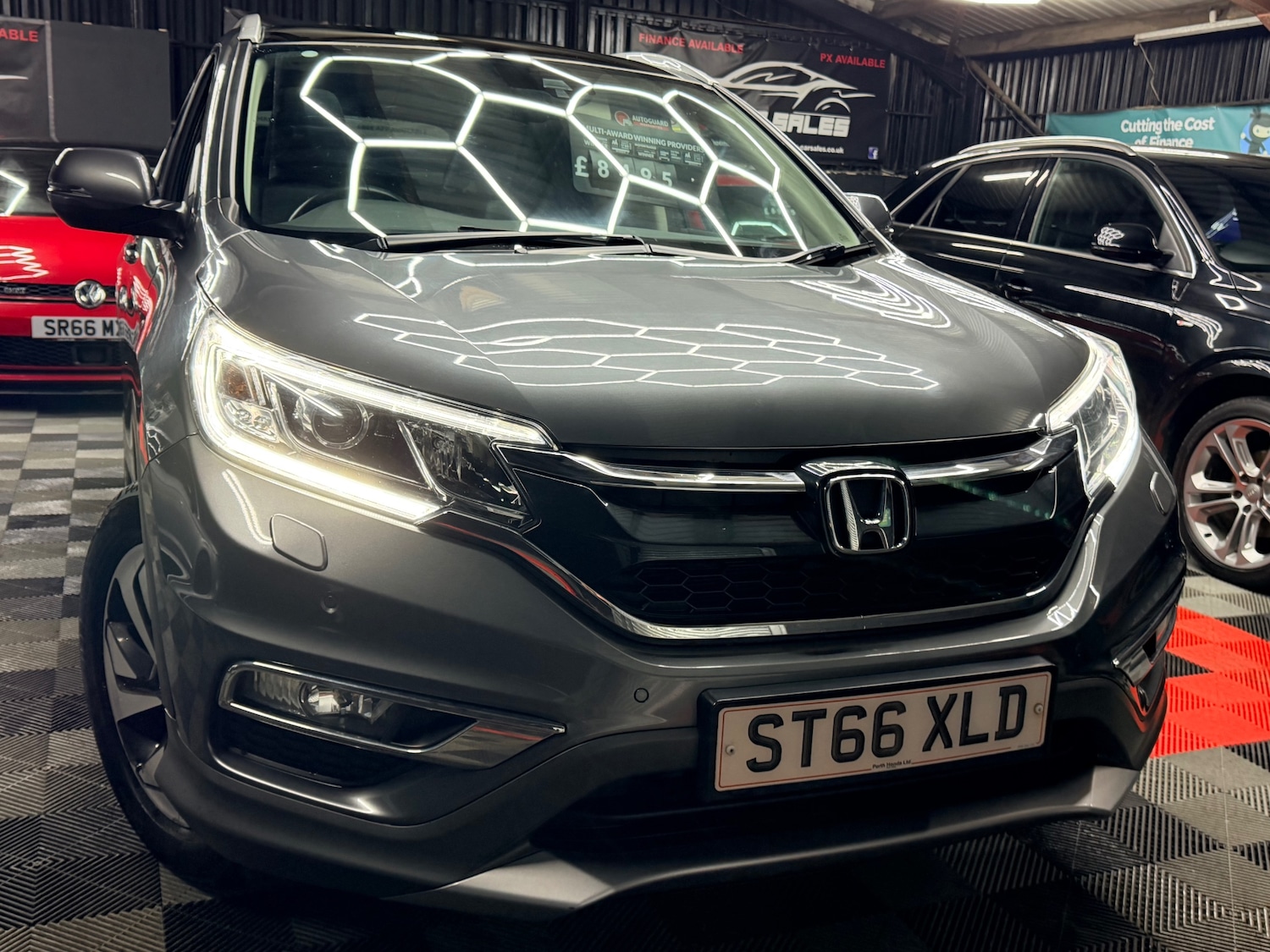 Used Honda CR-V 2017 for sale - 77297359: Photo 1