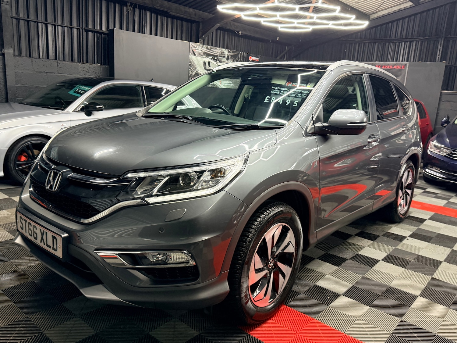 Used Honda CR-V 2017 for sale - 77297359: Photo 4