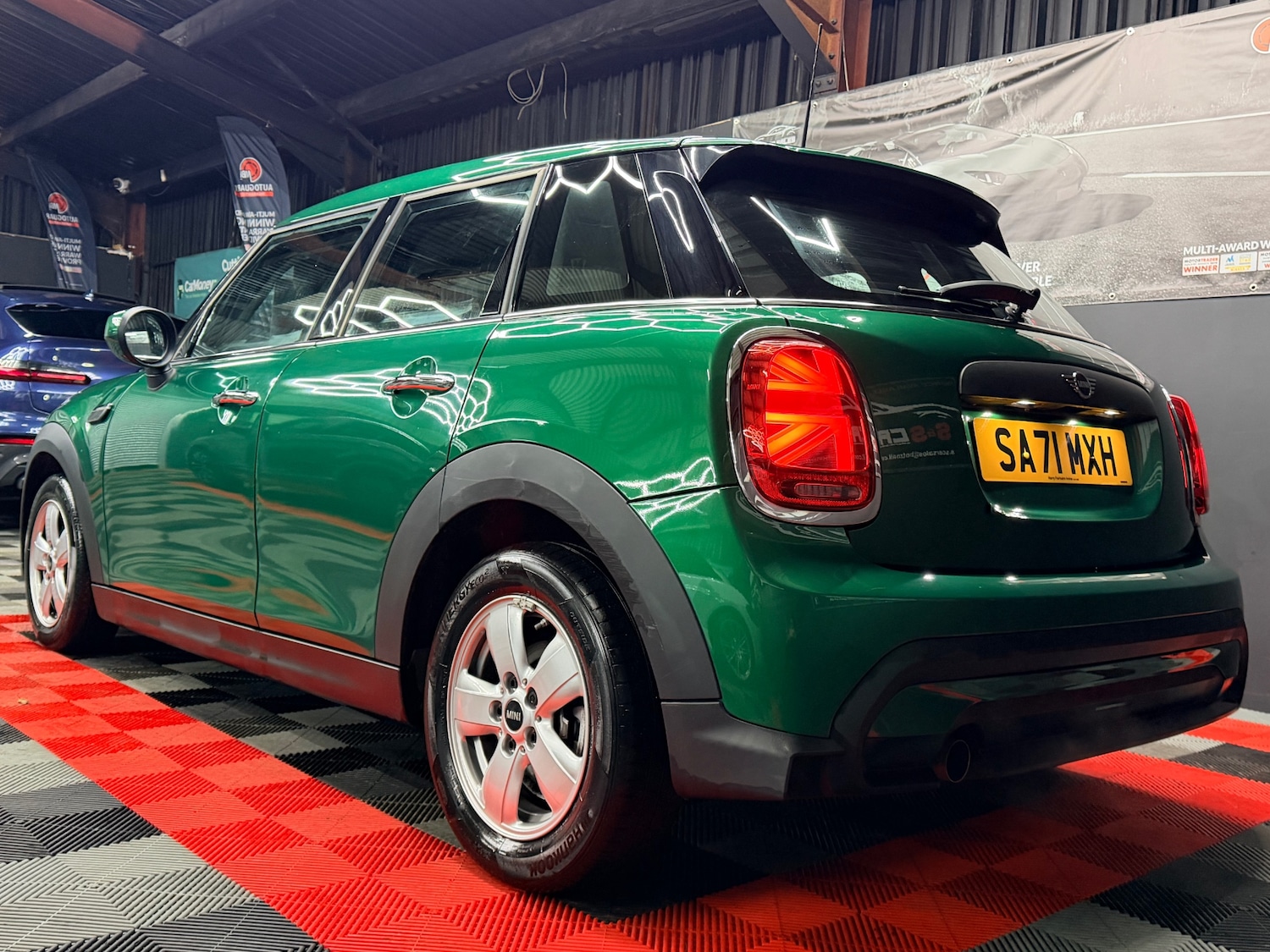 Used MINI Hatch 2021 for sale - 76684471: Photo 2