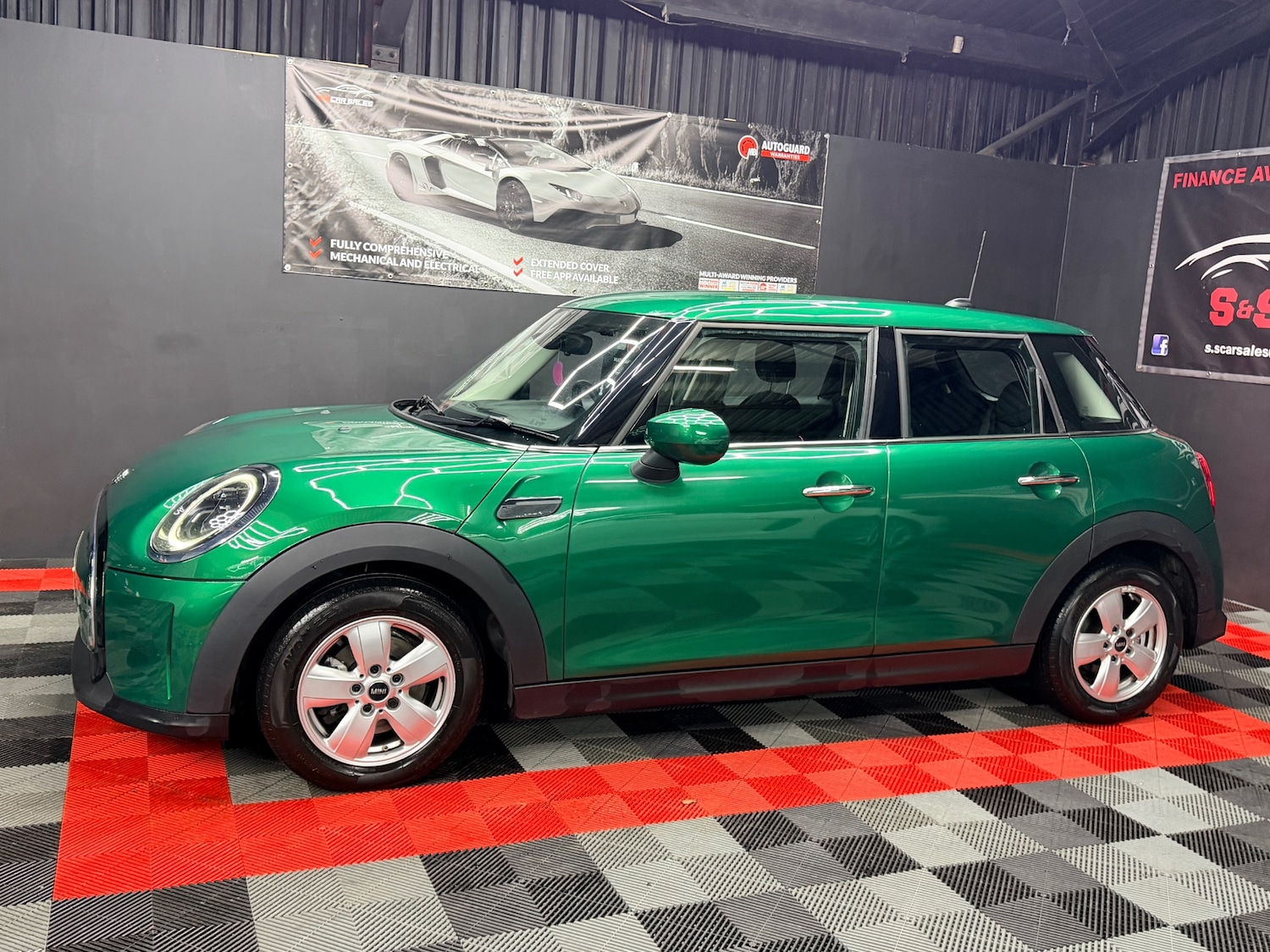 Used MINI Hatch 2021 for sale - 76684471: Photo 3