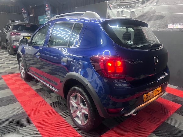 Used Dacia Sandero Stepway 2019 for sale - 76208655: Photo 2