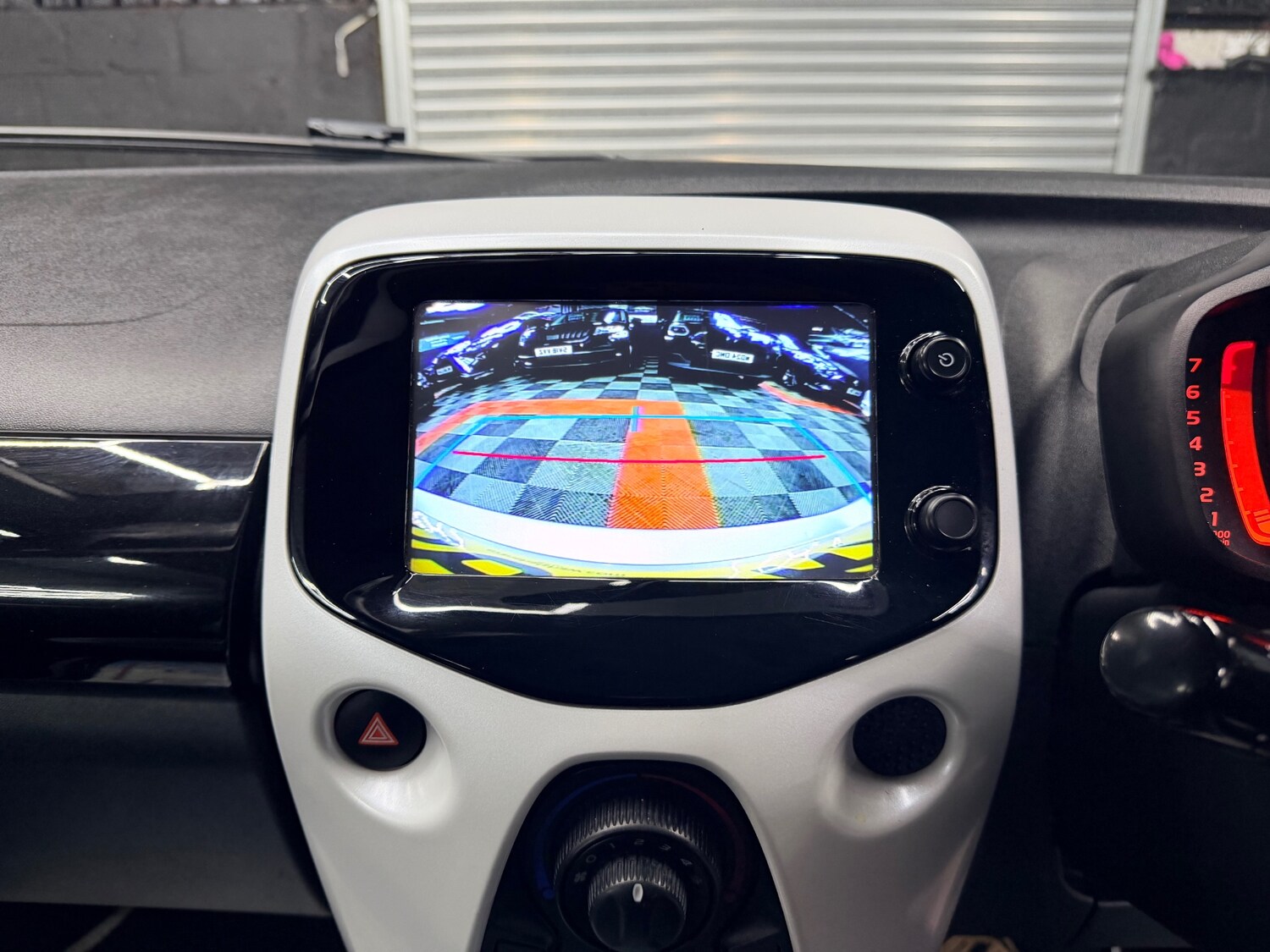 Used Toyota AYGO 2016 for sale - 77718145: Photo 19