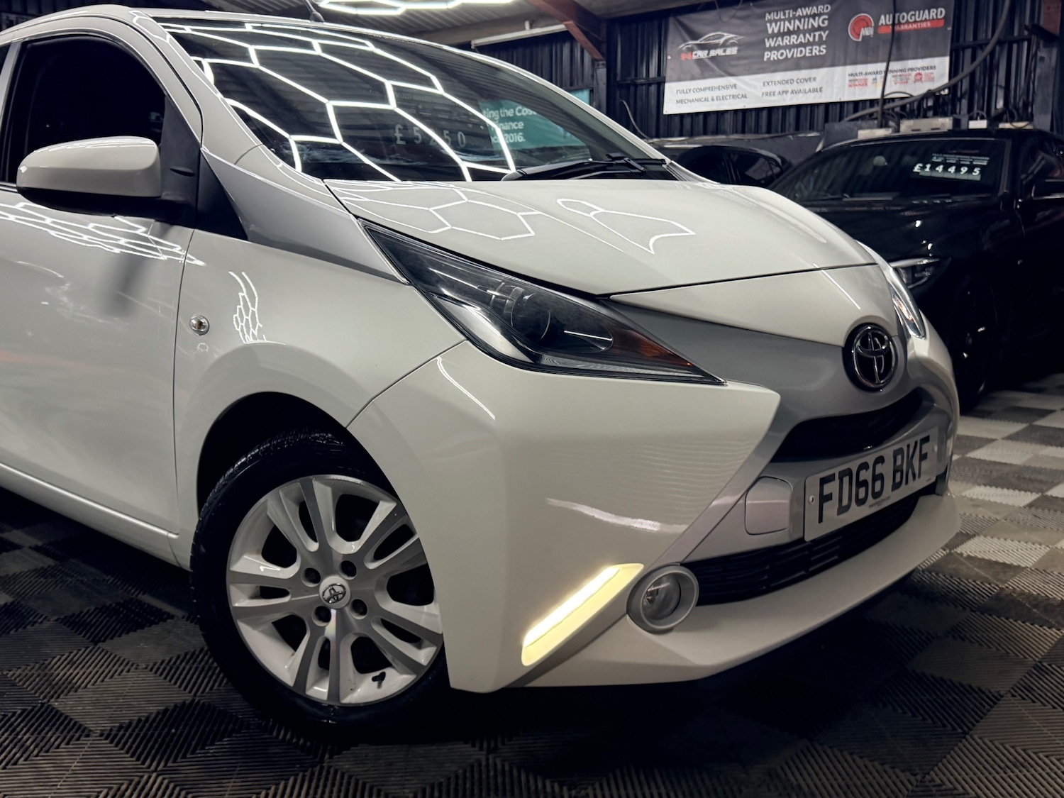 Used Toyota AYGO 2016 for sale - 77718145: Photo 2