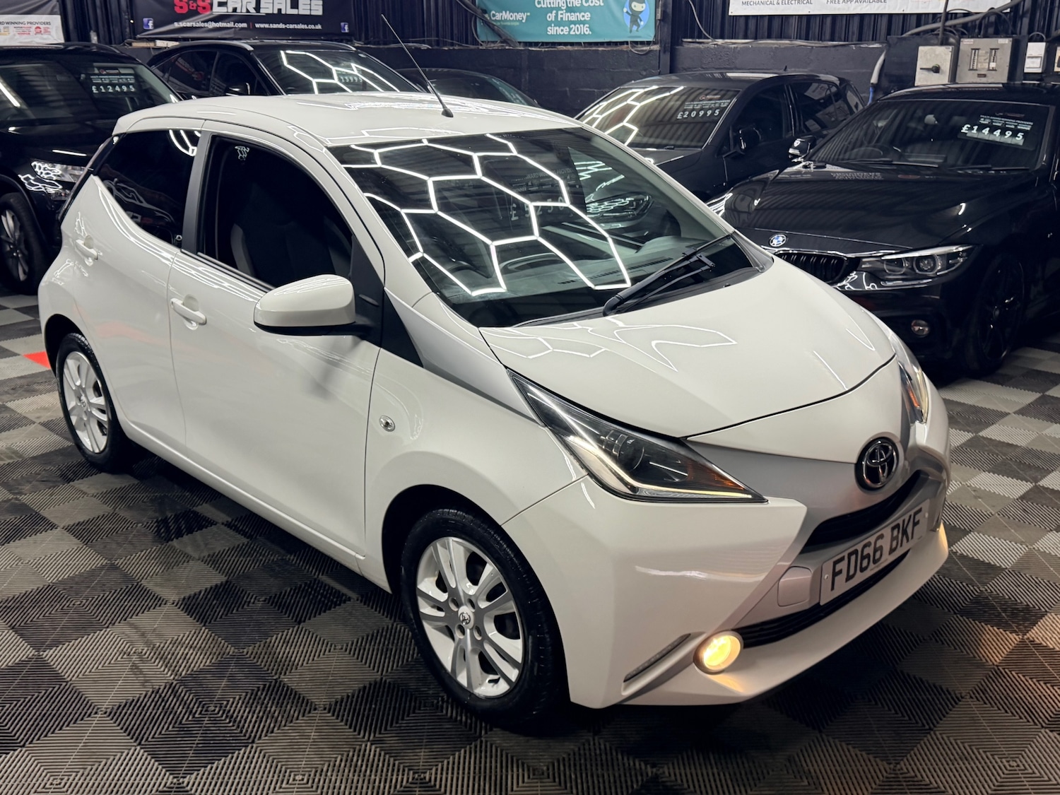 Used Toyota AYGO 2016 for sale - 77718145: Photo 4