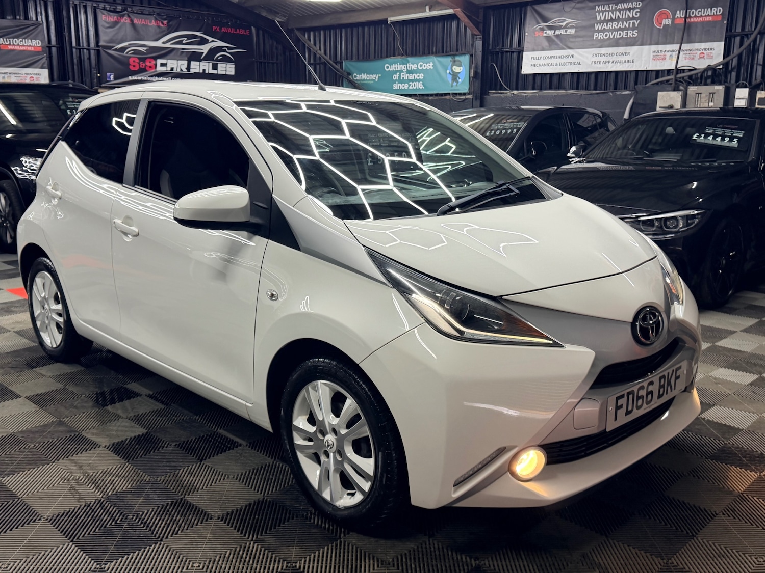 Used Toyota AYGO 2016 for sale - 77718145: Photo 5