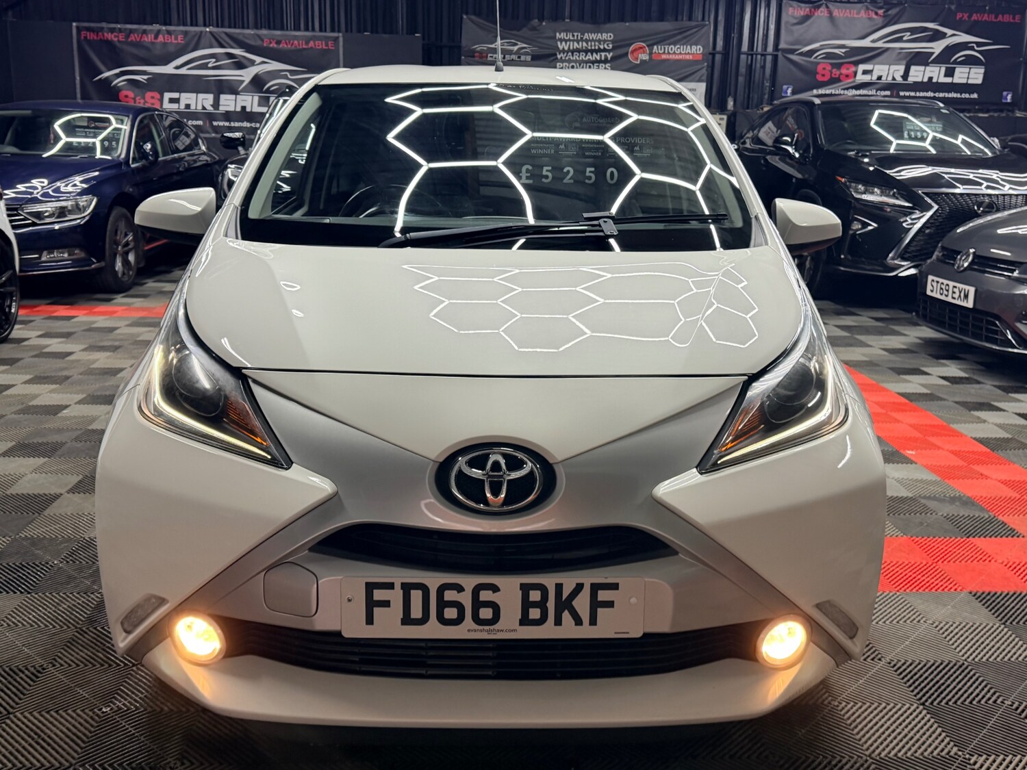 Used Toyota AYGO 2016 for sale - 77718145: Photo 6