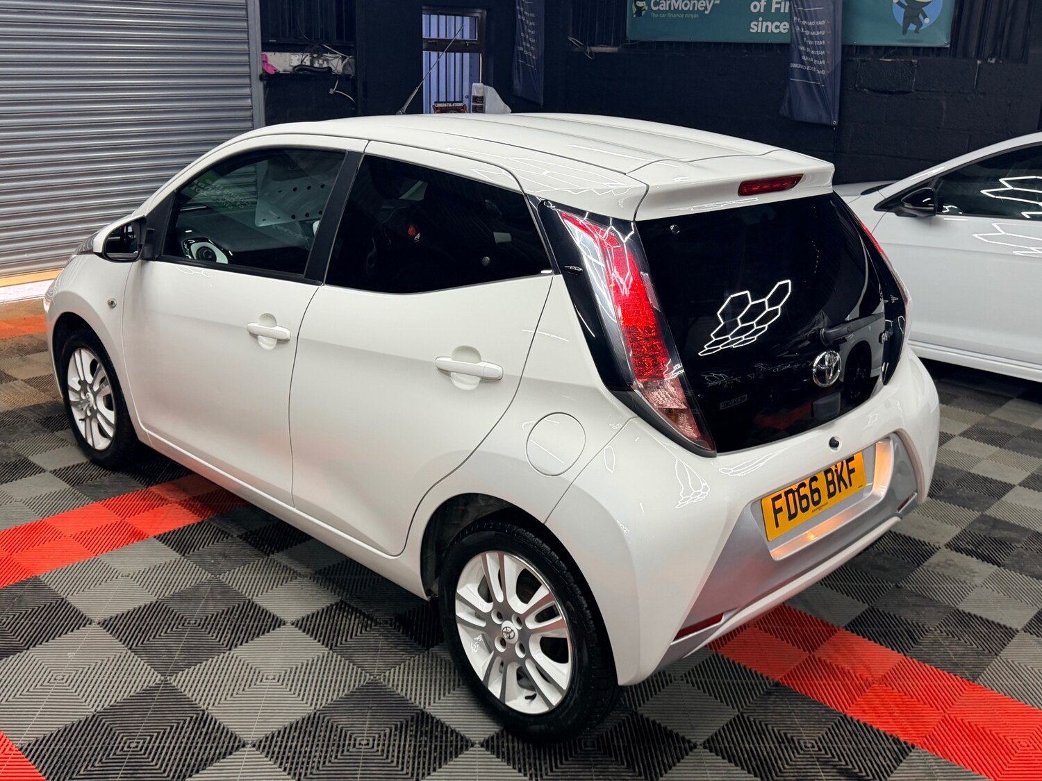 Used Toyota AYGO 2016 for sale - 77718145: Photo 8