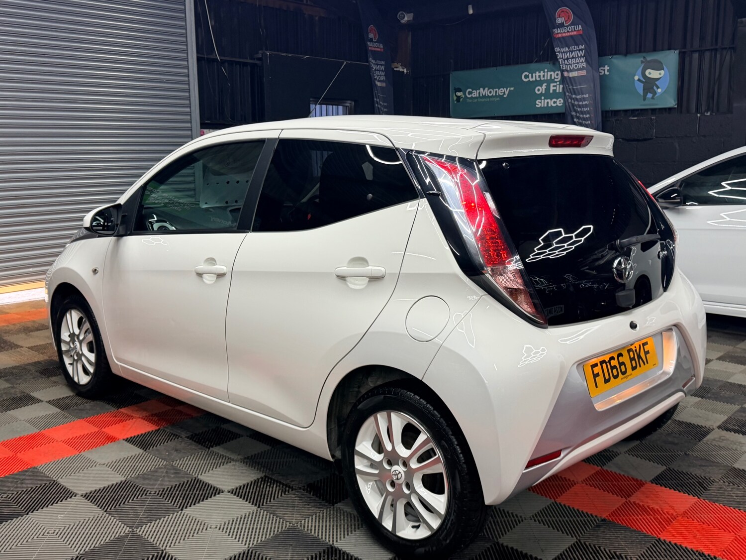 Used Toyota AYGO 2016 for sale - 77718145: Photo 9