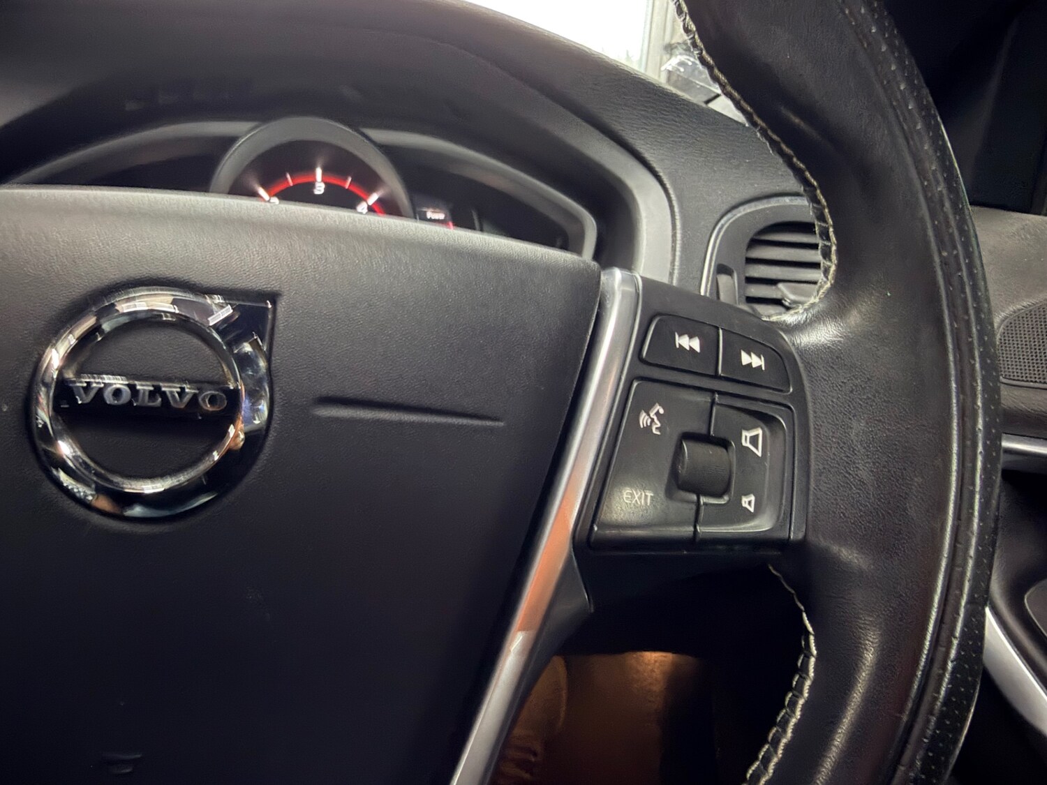 Used Volvo V40 2019 for sale - 78175489: Photo 26