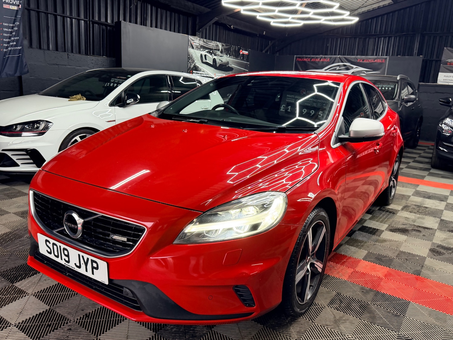Used Volvo V40 2019 for sale - 78175489: Photo 4