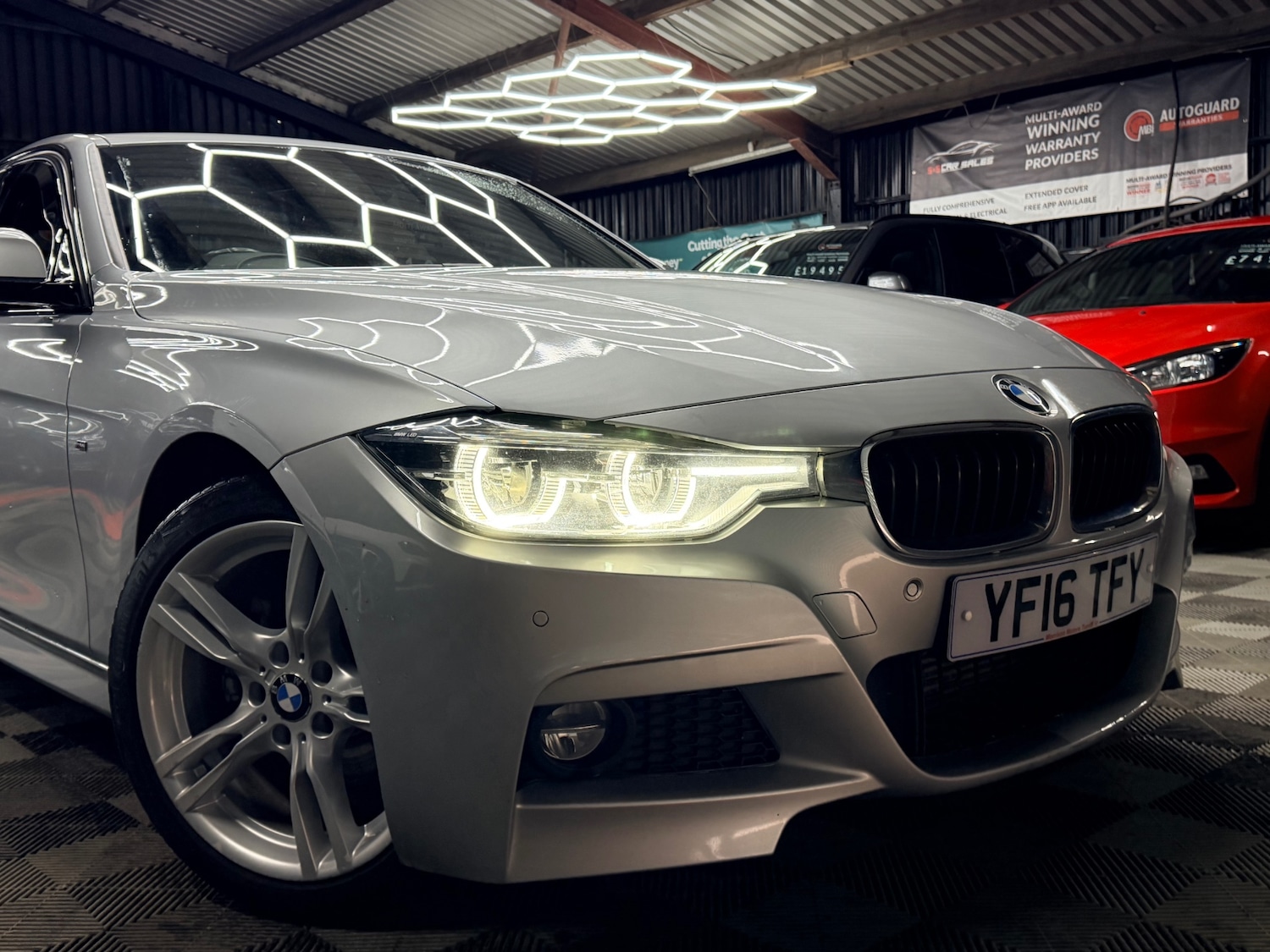 Used BMW 3 Series 2016 for sale - 77902551: Photo 2