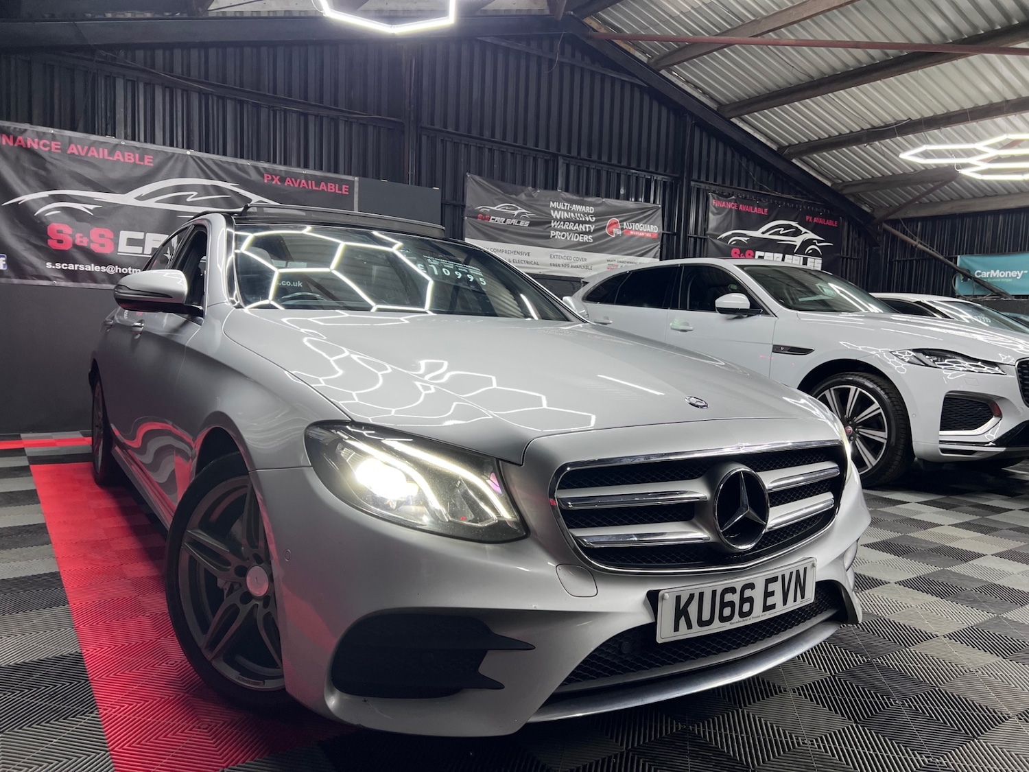 Used Mercedes-Benz E-Class 2016 for sale - 76142433: Photo 1