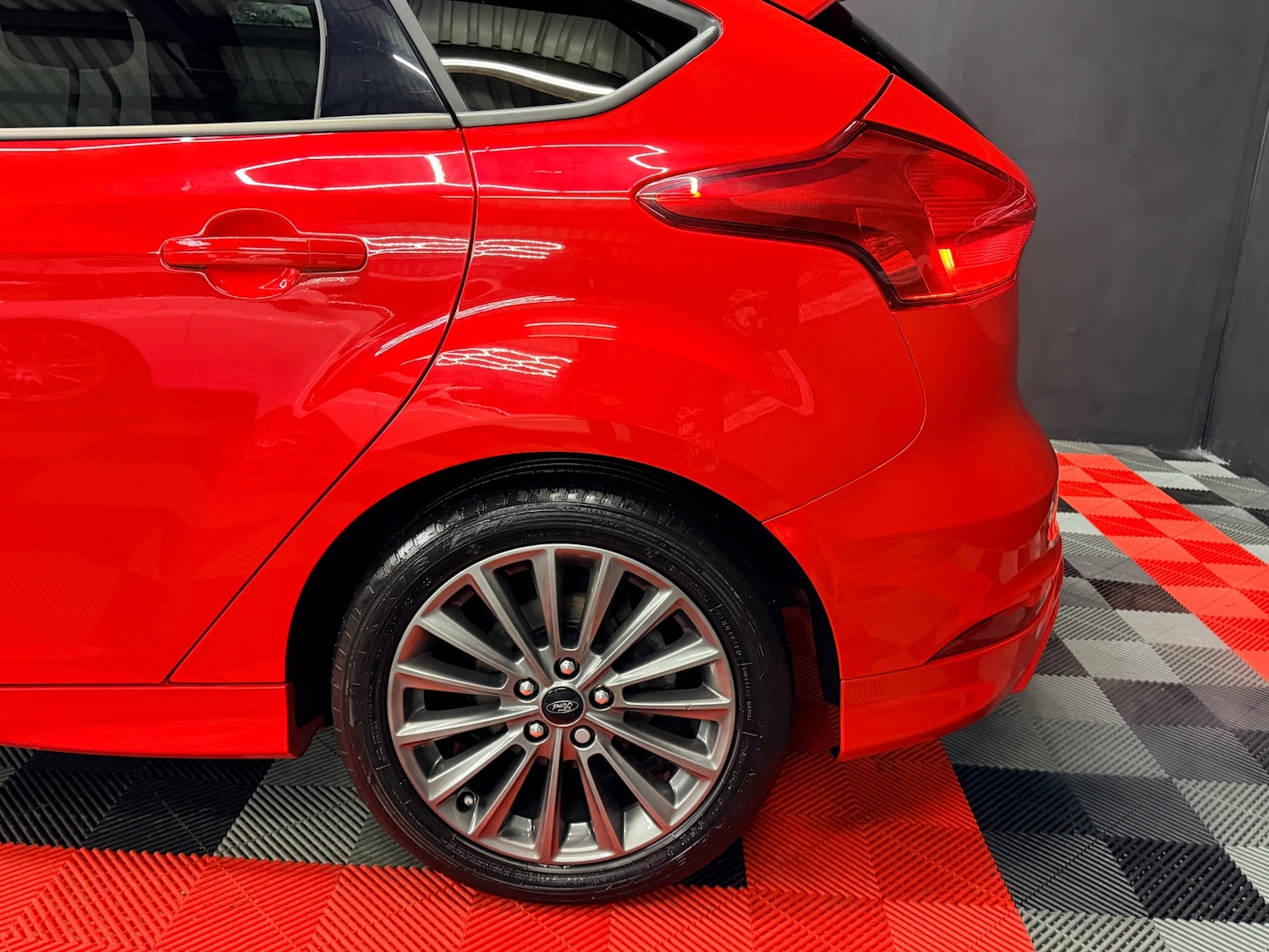 Used Ford Focus 2018 for sale - 76757460: Photo 15