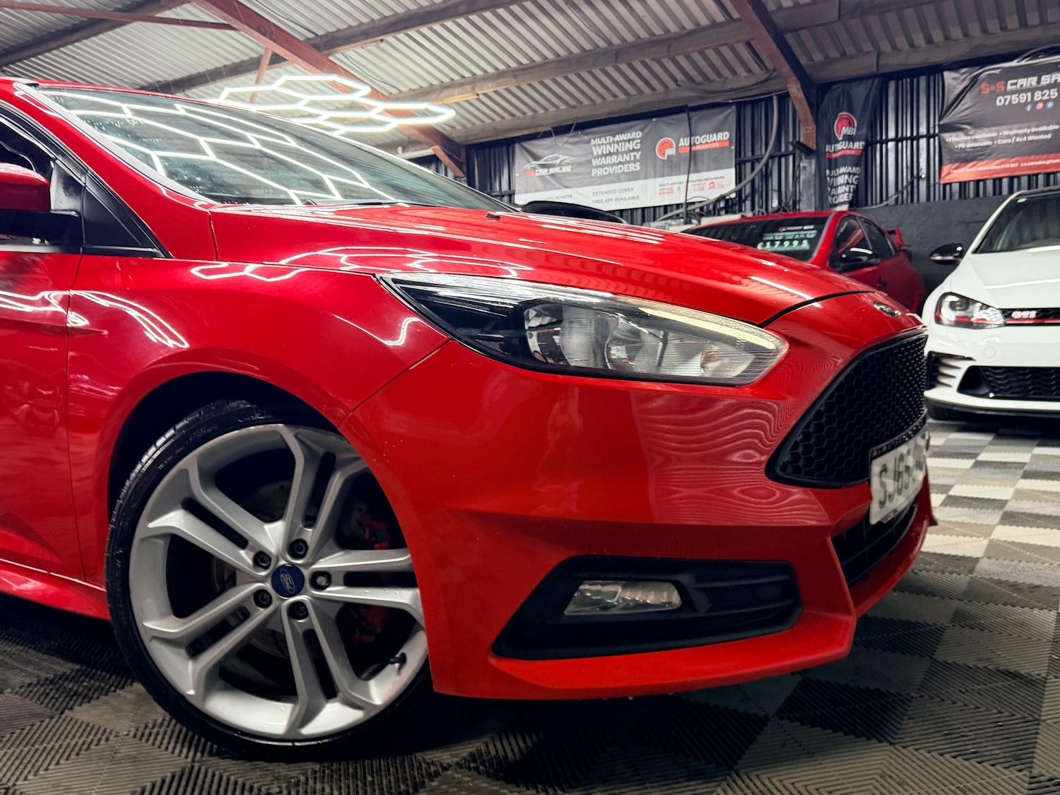 Used Ford Focus 2015 for sale - 77888259: Photo 2