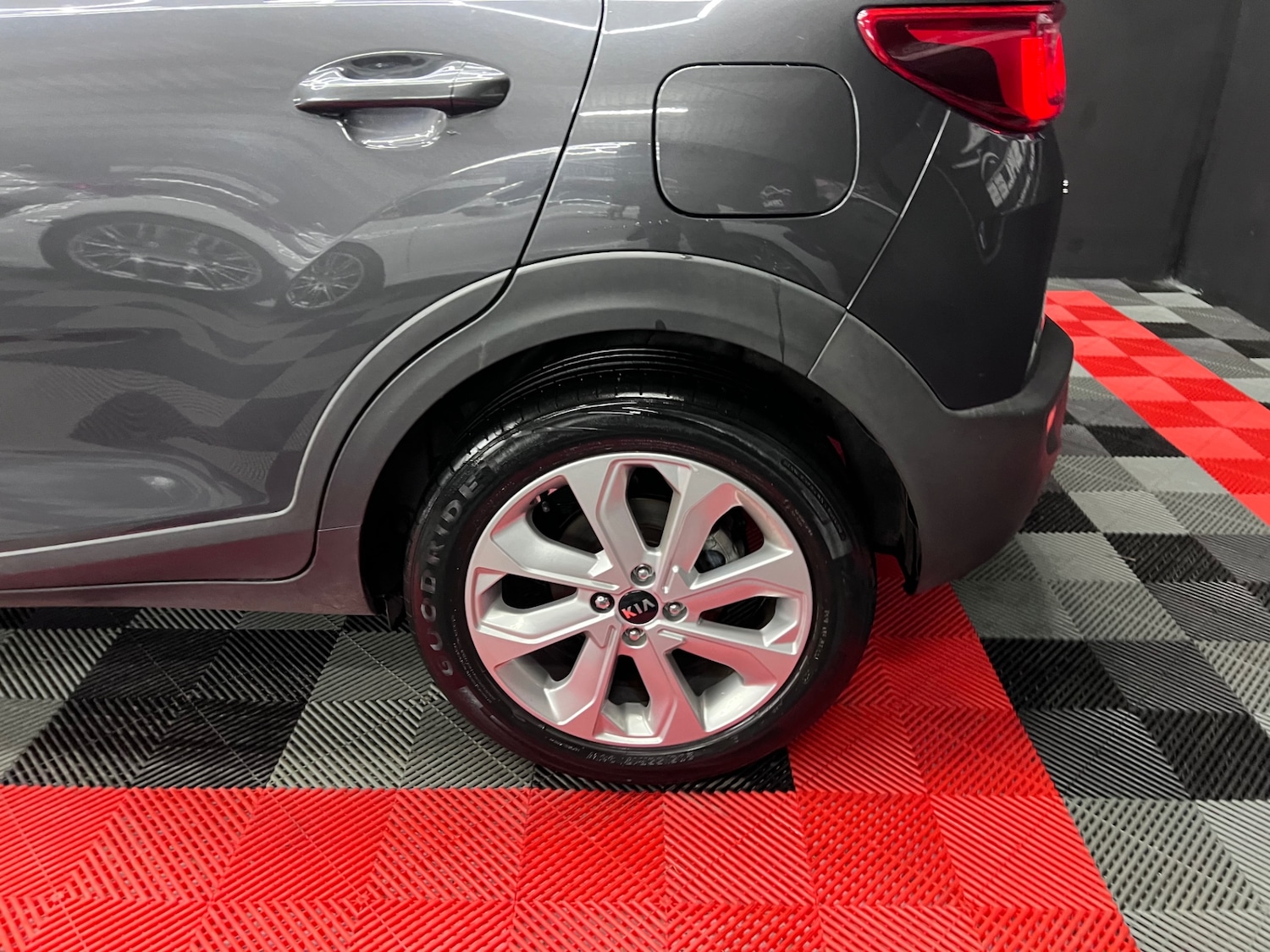 Used Kia Stonic 2017 for sale - 76531236: Photo 13