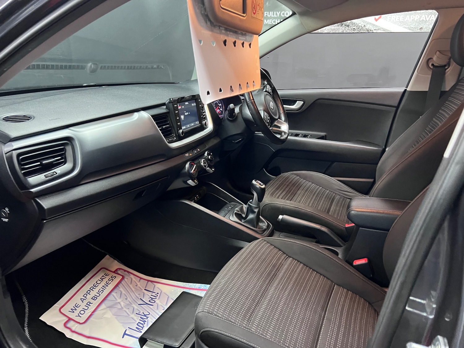 Used Kia Stonic 2017 for sale - 76531236: Photo 19