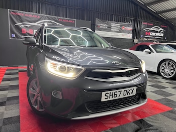 Used Kia Stonic 2017 for sale - 76531236: Photo