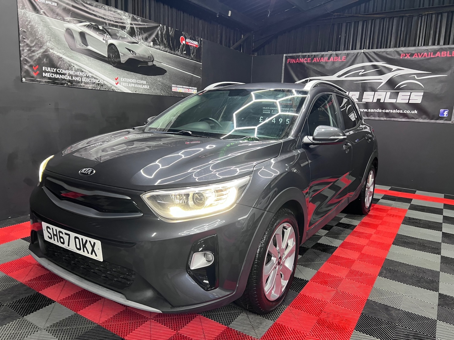 Used Kia Stonic 2017 for sale - 76531236: Photo 2