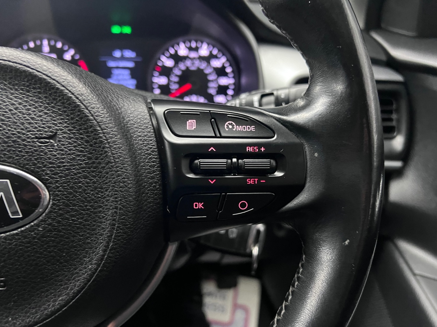 Used Kia Stonic 2017 for sale - 76531236: Photo 23