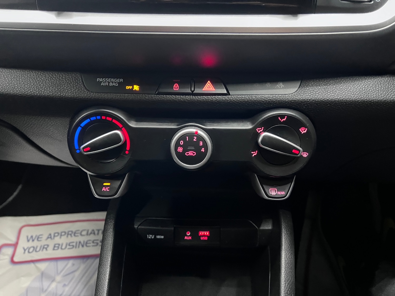 Used Kia Stonic 2017 for sale - 76531236: Photo 25