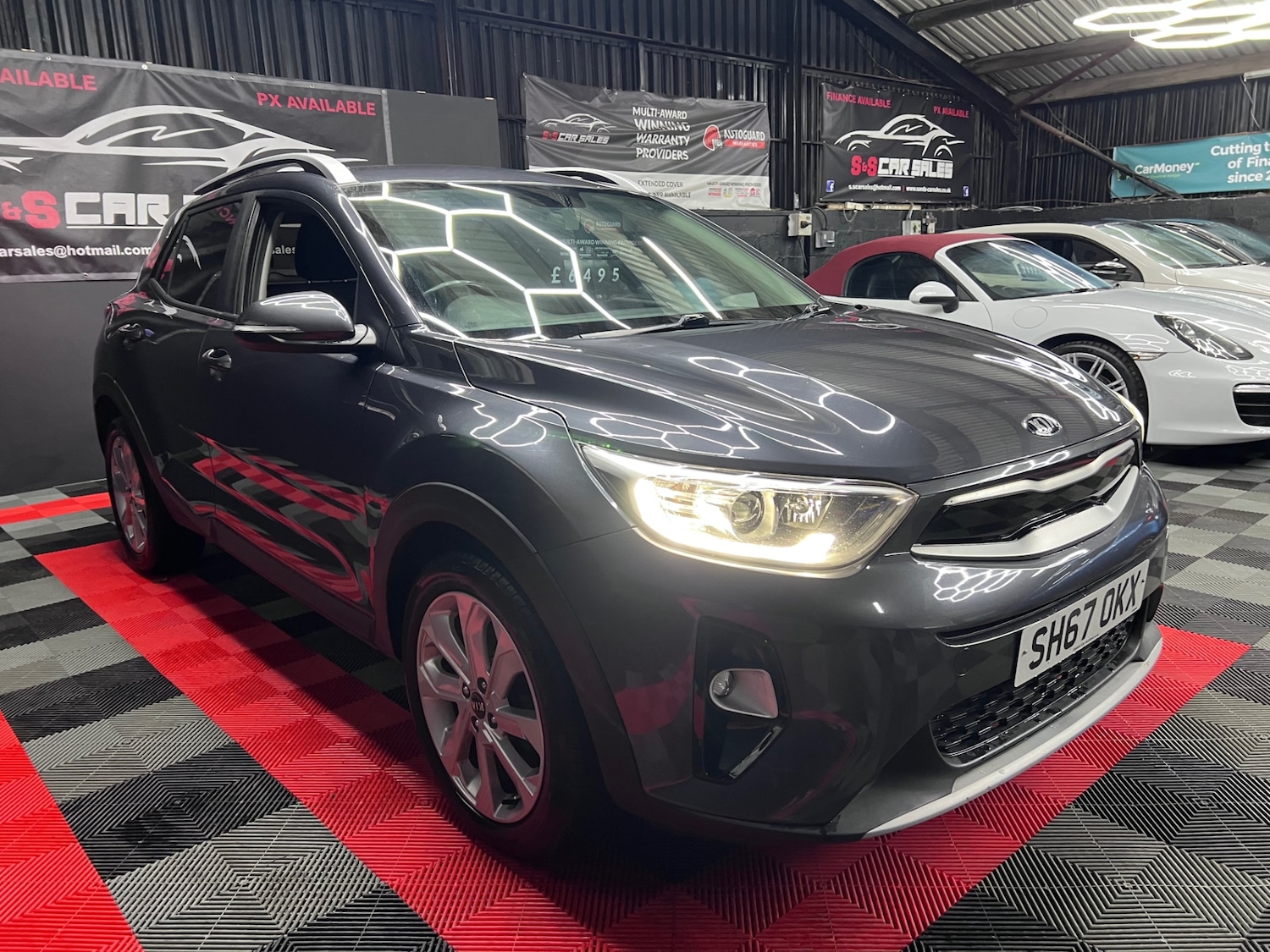 Used Kia Stonic 2017 for sale - 76531236: Photo 3