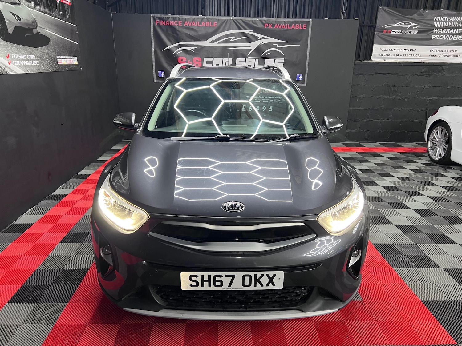 Used Kia Stonic 2017 for sale - 76531236: Photo 4