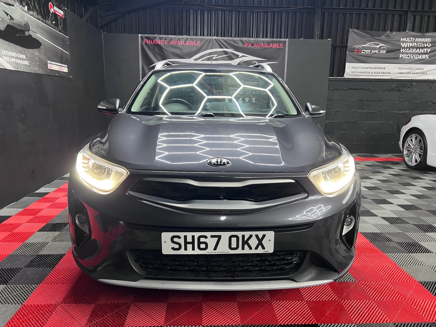 Used Kia Stonic 2017 for sale - 76531236: Photo 7