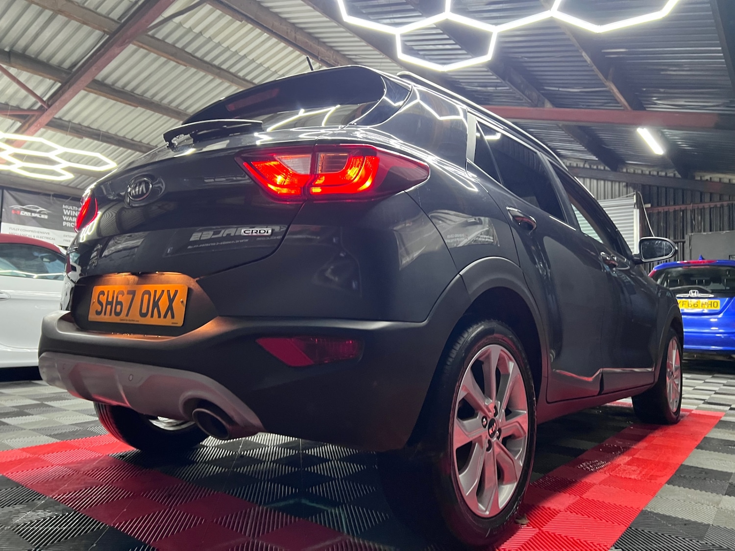 Used Kia Stonic 2017 for sale - 76531236: Photo 8