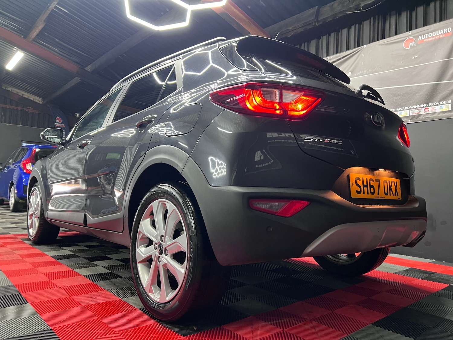 Used Kia Stonic 2017 for sale - 76531236: Photo 9