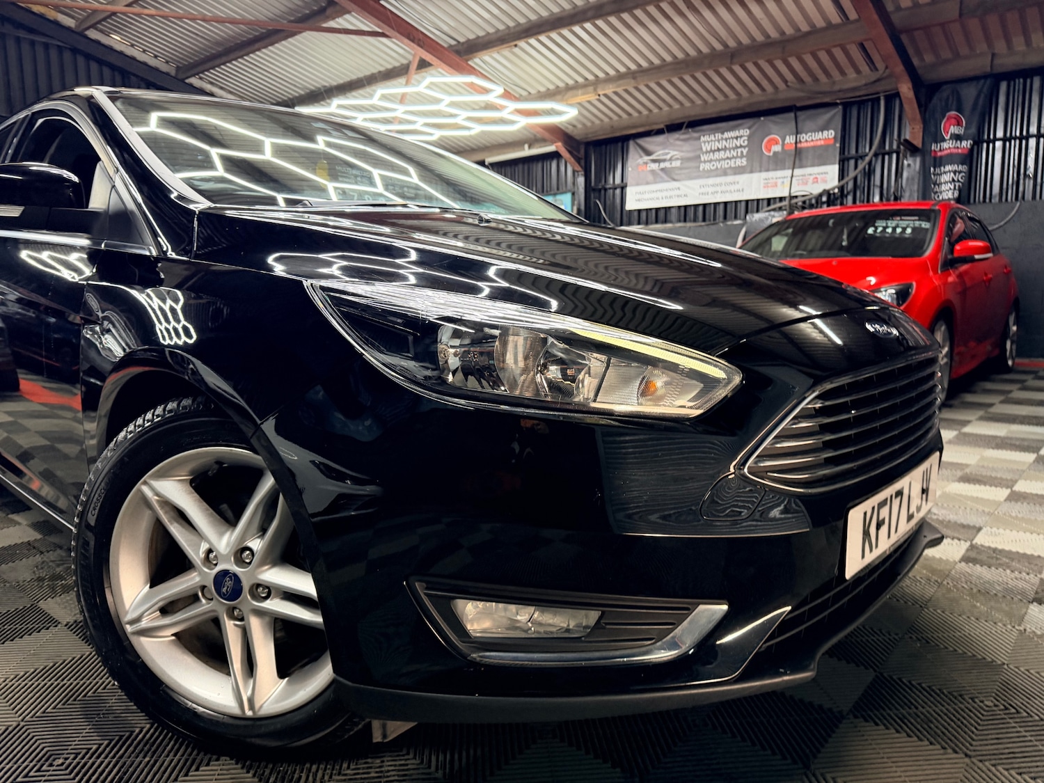 Used Ford Focus 2017 for sale - 77996869: Photo 2