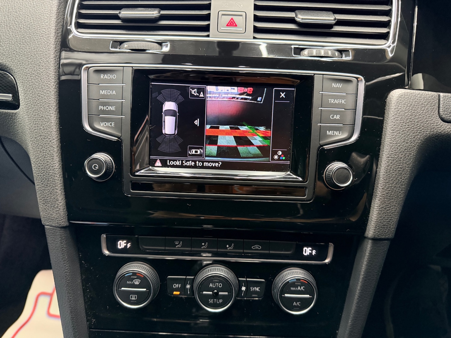 Used Volkswagen Golf 2014 for sale - 76693869: Photo 10