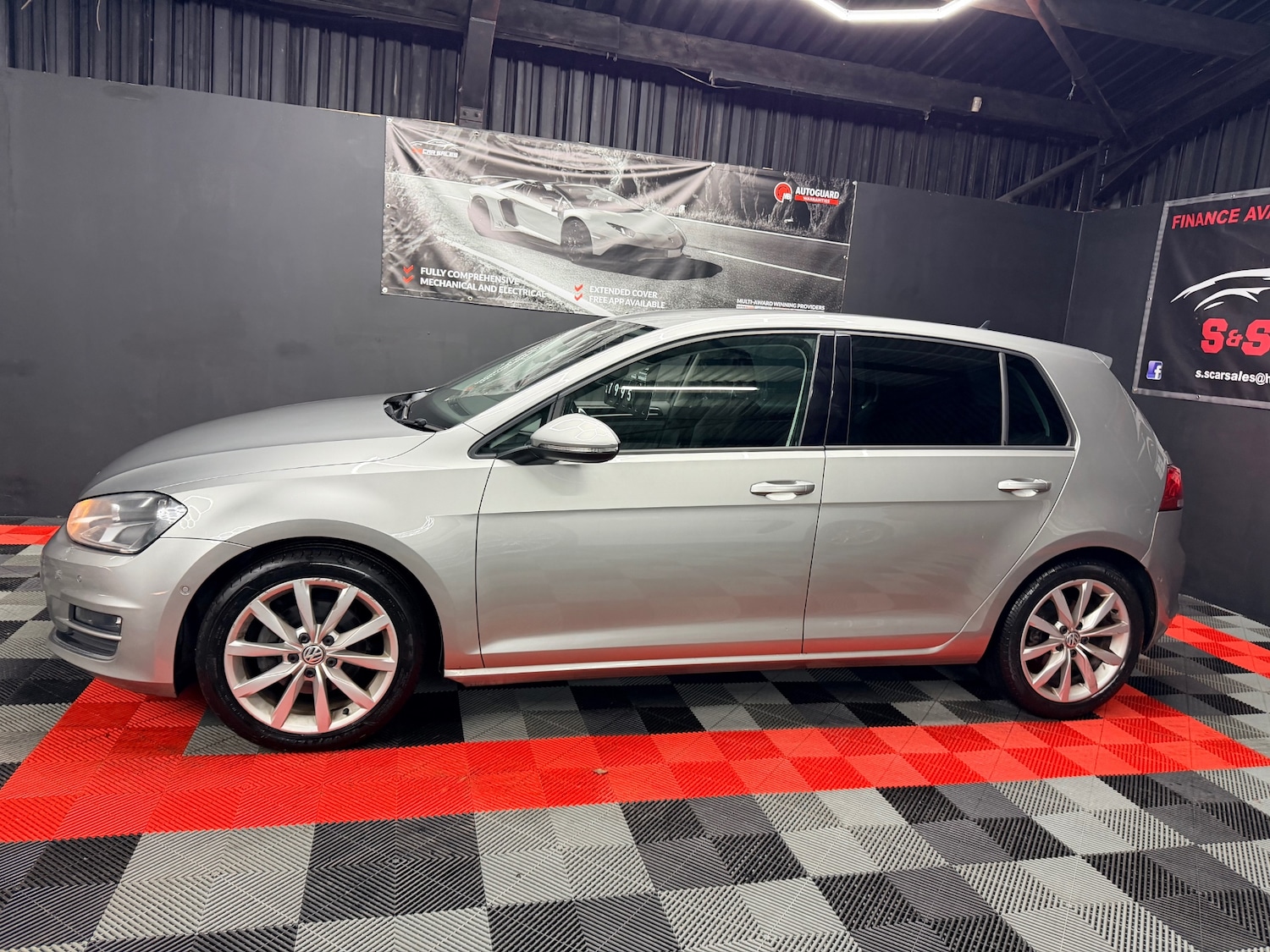 Used Volkswagen Golf 2014 for sale - 76693869: Photo 2