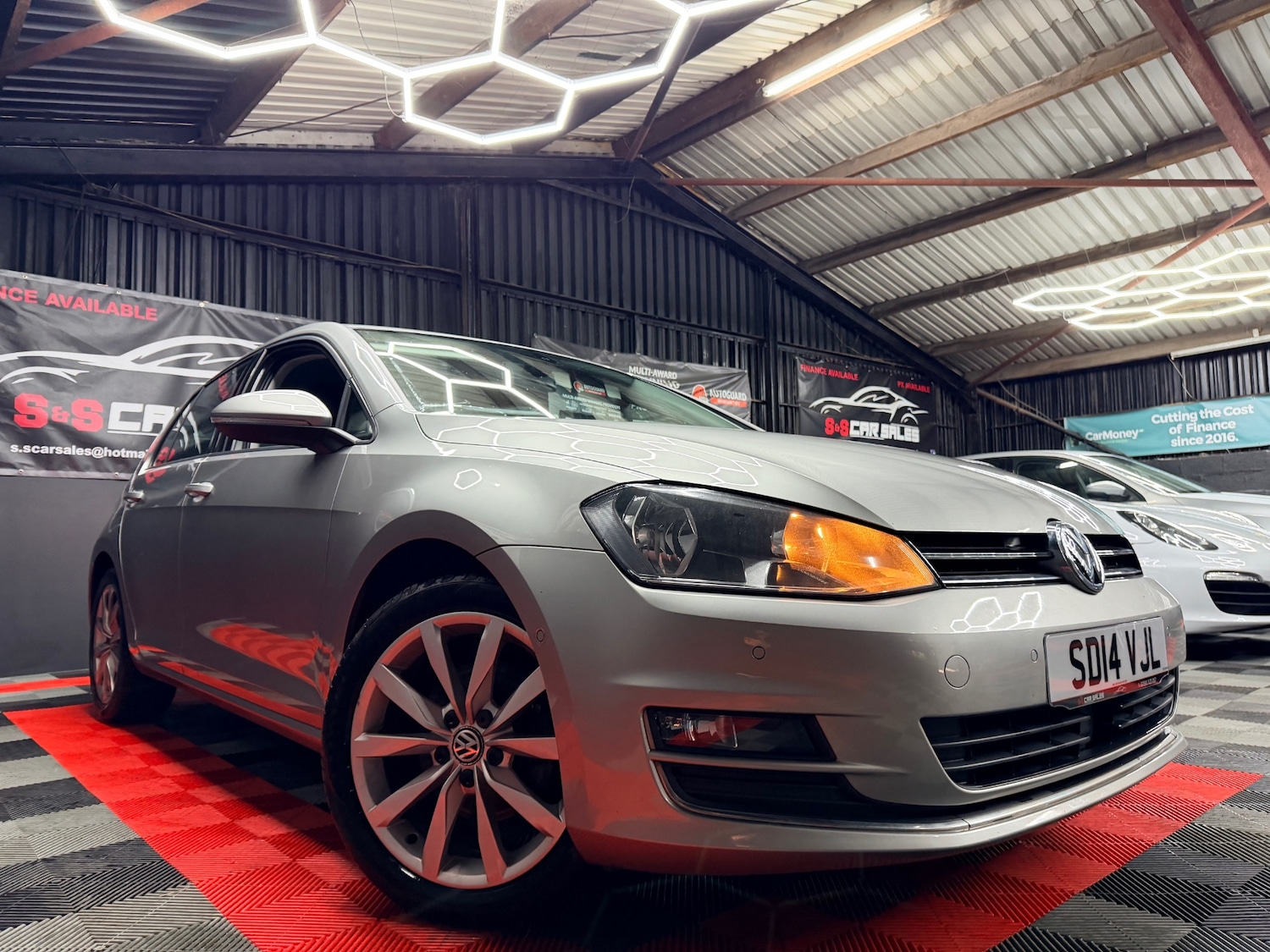 Used Volkswagen Golf 2014 for sale - 76693869: Photo 4