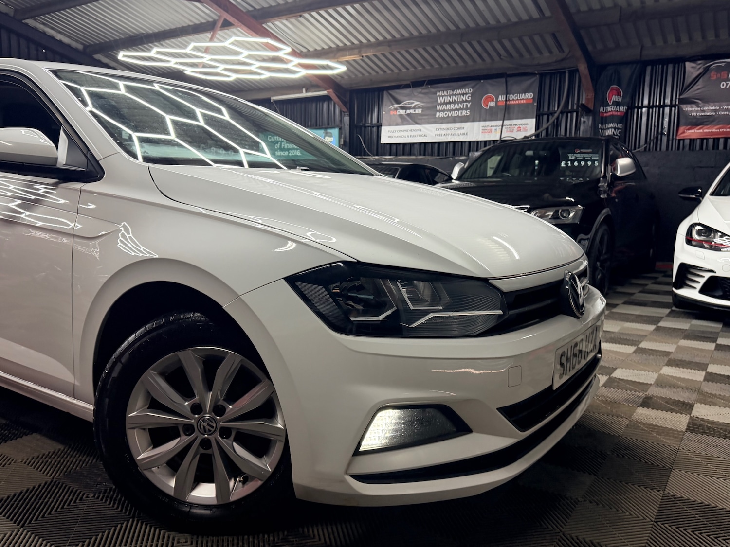 Used Volkswagen Polo 2018 for sale - 77758717: Photo 2