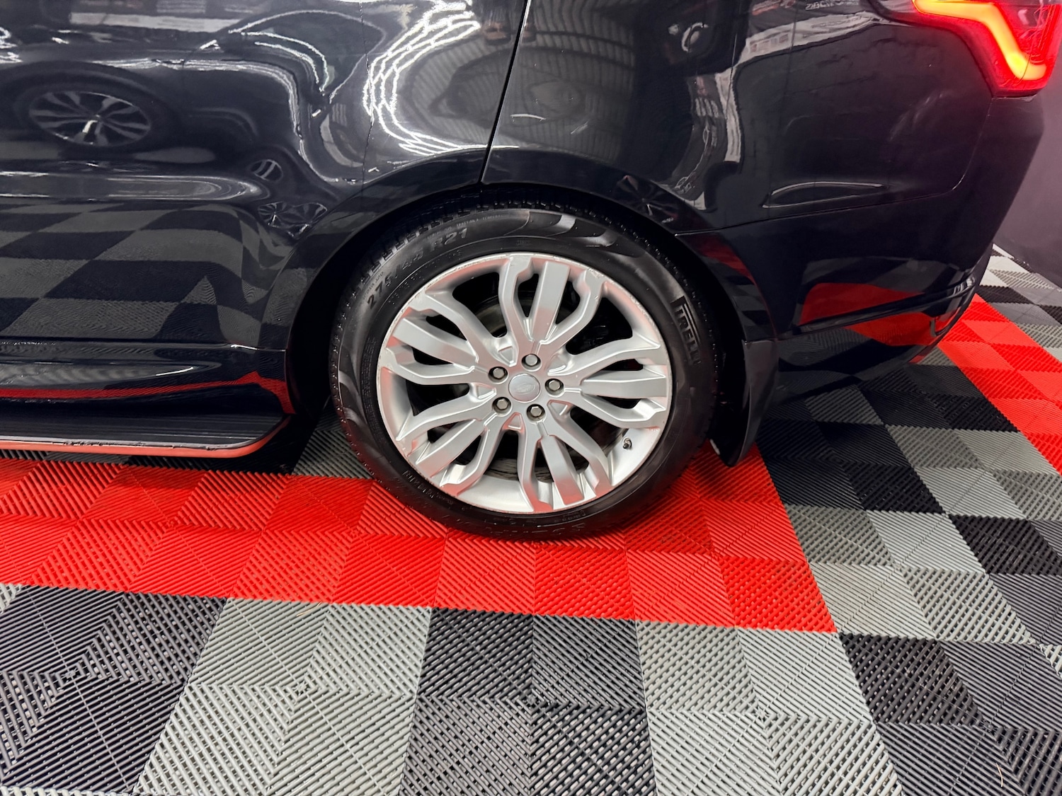 Used Land Rover Range Rover Sport 2018 for sale - 76796645: Photo 13