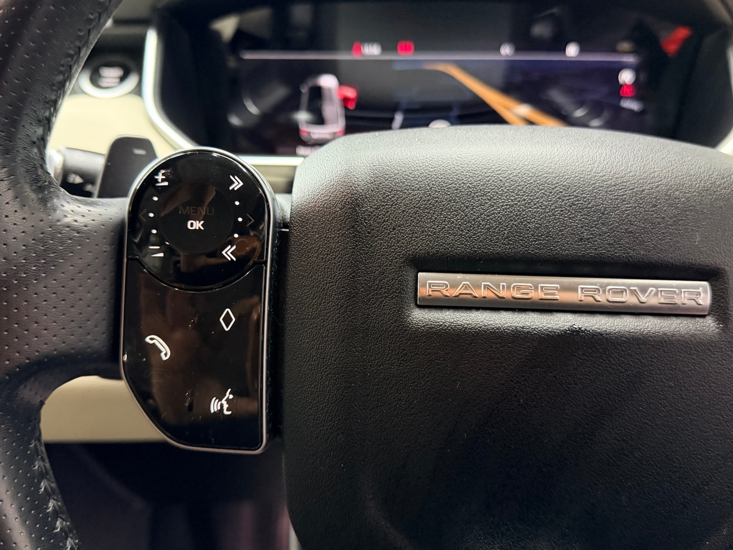 Used Land Rover Range Rover Sport 2018 for sale - 76796645: Photo 32