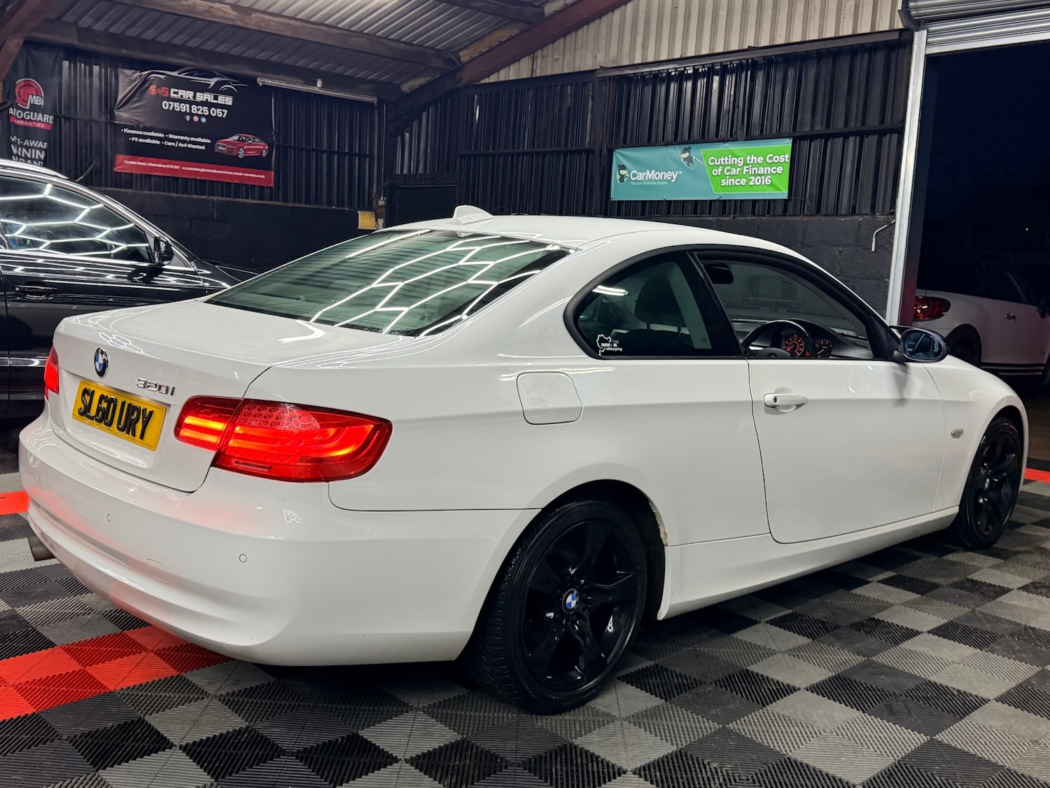 Used BMW 3 Series 2010 for sale - 77236832: Photo 11