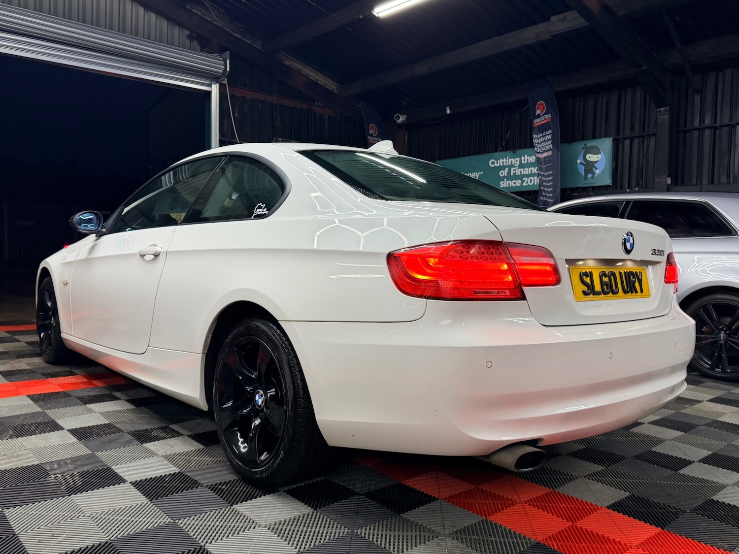 Used BMW 3 Series 2010 for sale - 77236832: Photo 9