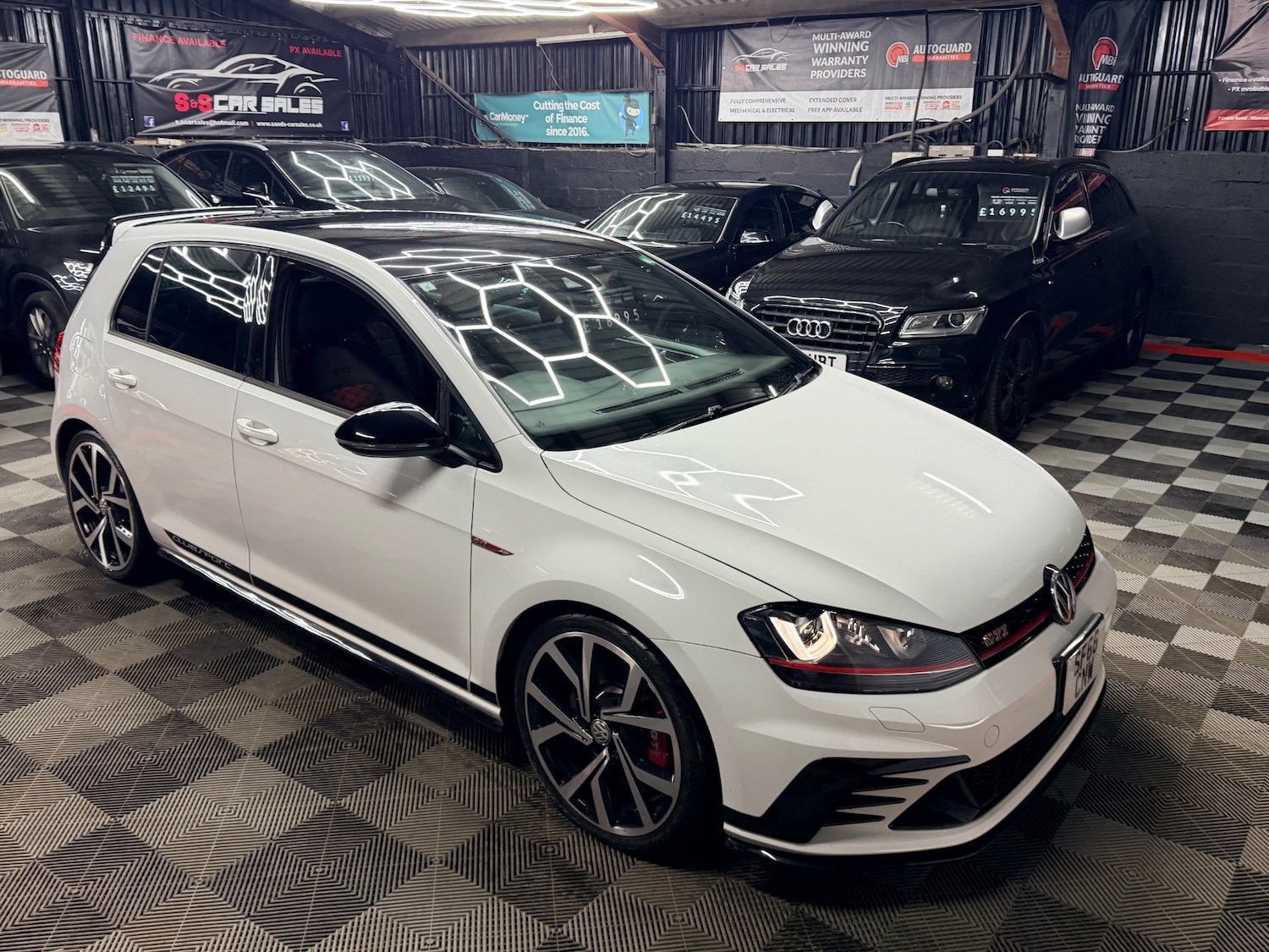 Used Volkswagen Golf 2025 for sale - 78141921: Photo 2