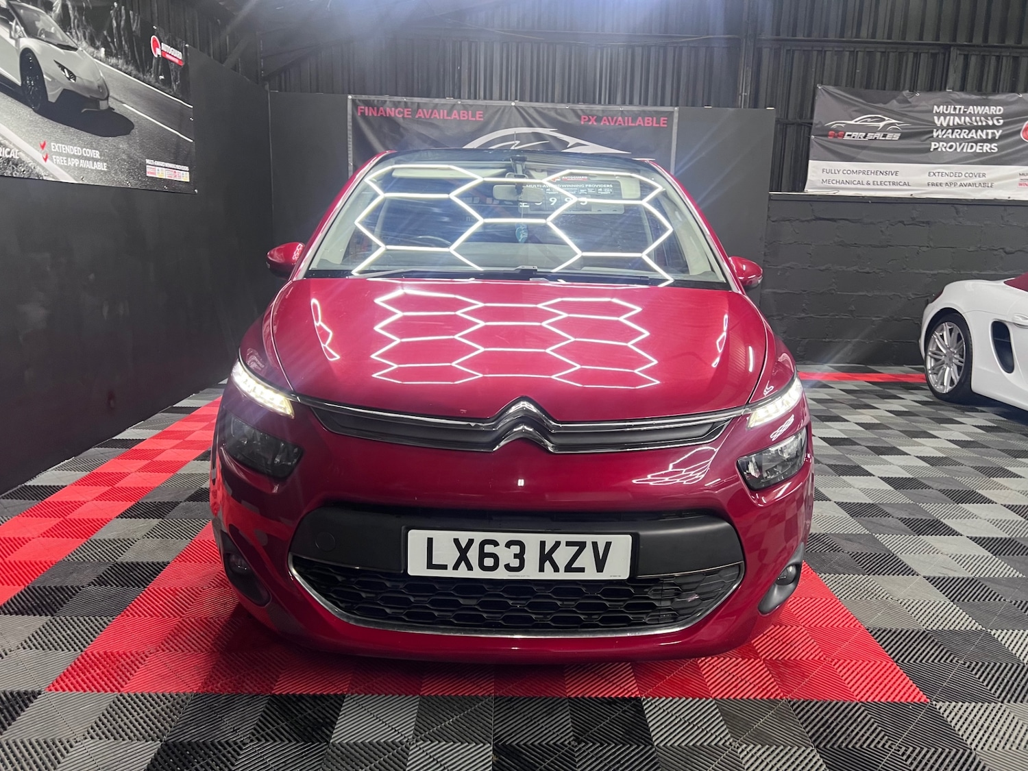 Used Citroen C4 Picasso 2013 for sale - 76392180: Photo 3