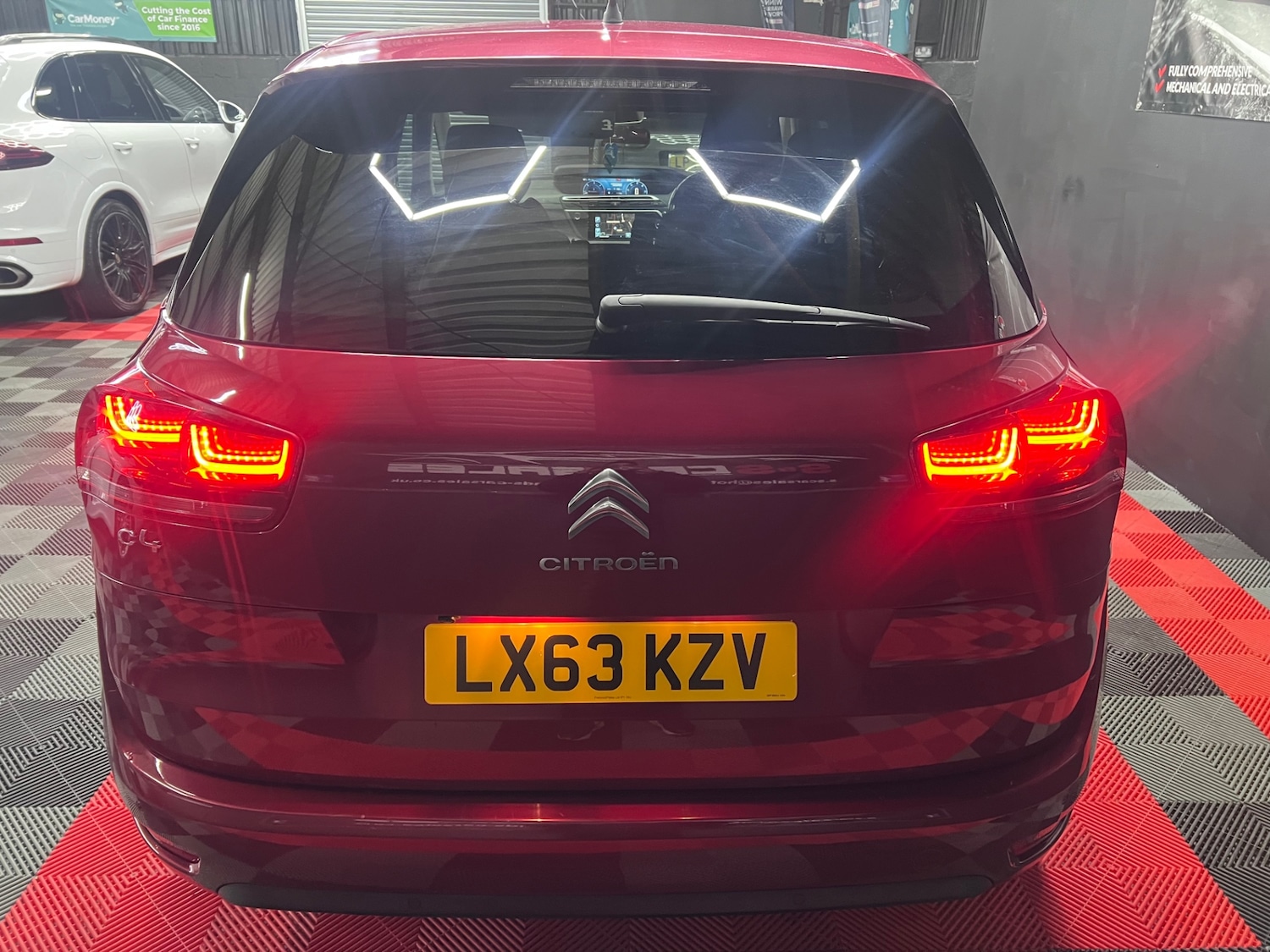 Used Citroen C4 Picasso 2013 for sale - 76392180: Photo 6